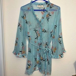 Jessica Simpson size XL, Maternity sheer floral boho top with tie. Ruffles